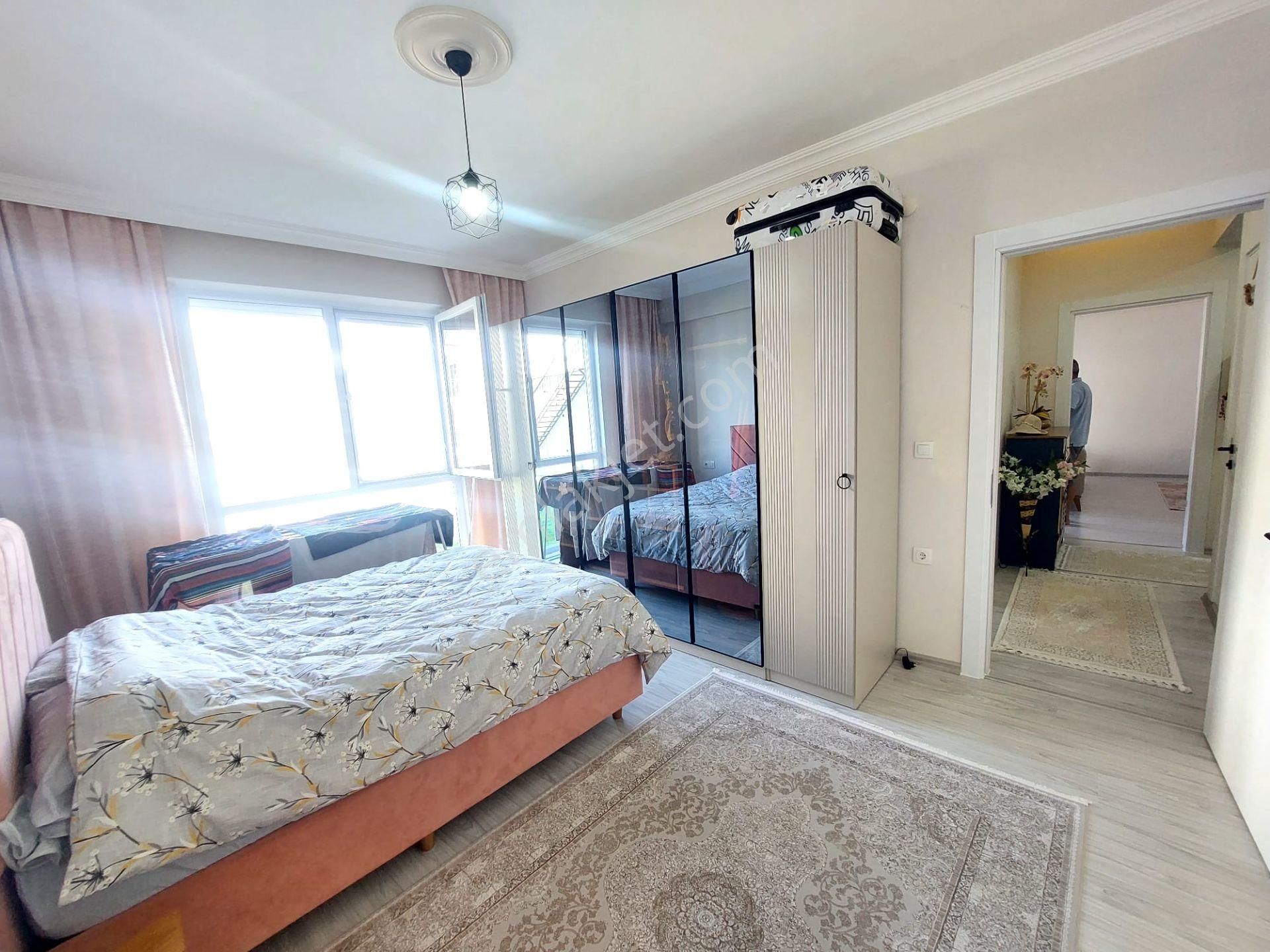 Kuşadasında Doğa İle İçiçe Ful Eşyalıve Havuzlu Sitede Geniş 2+1 Daire - Görsel 9