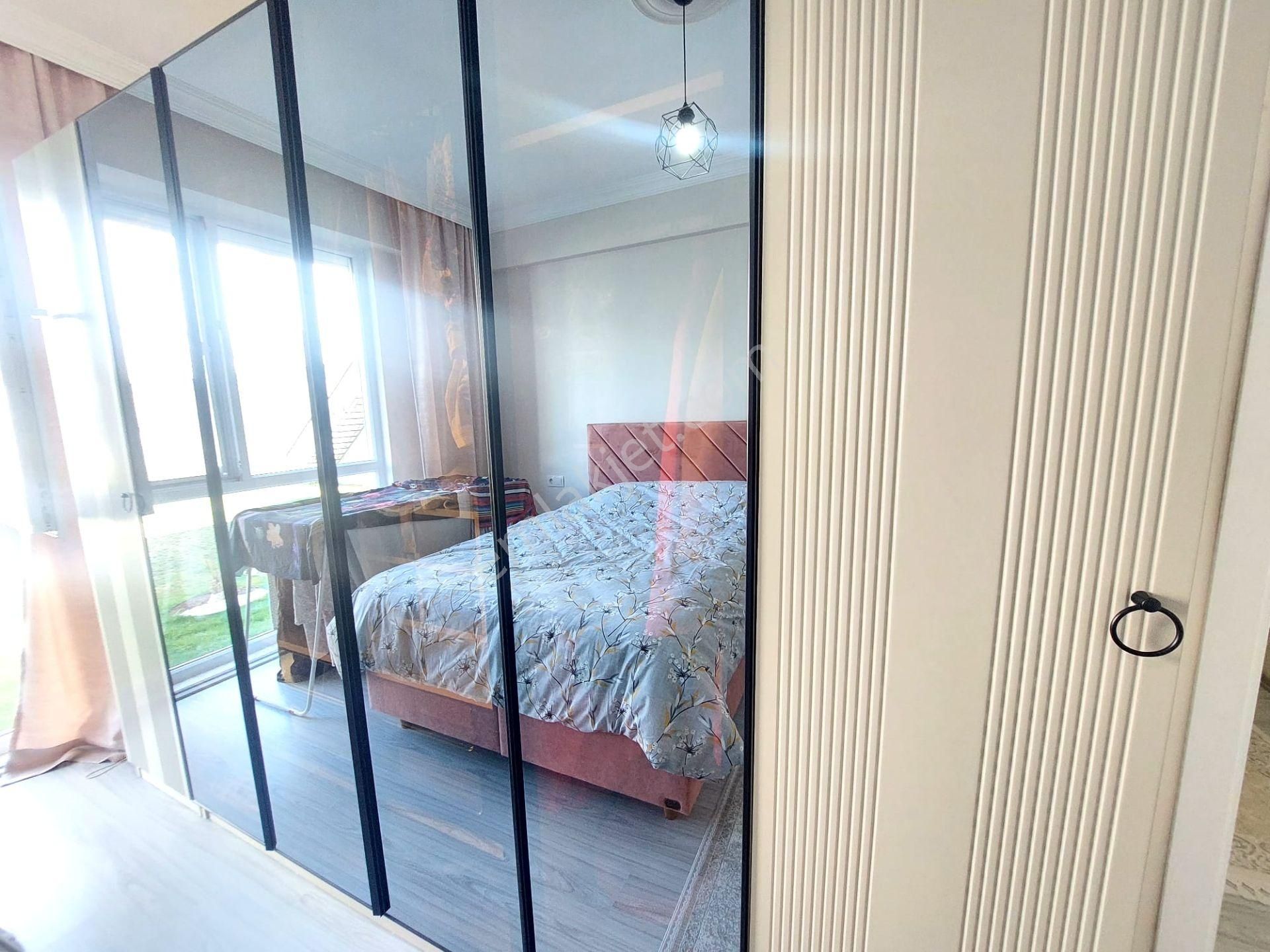 Kuşadasında Doğa İle İçiçe Ful Eşyalıve Havuzlu Sitede Geniş 2+1 Daire - Görsel 8