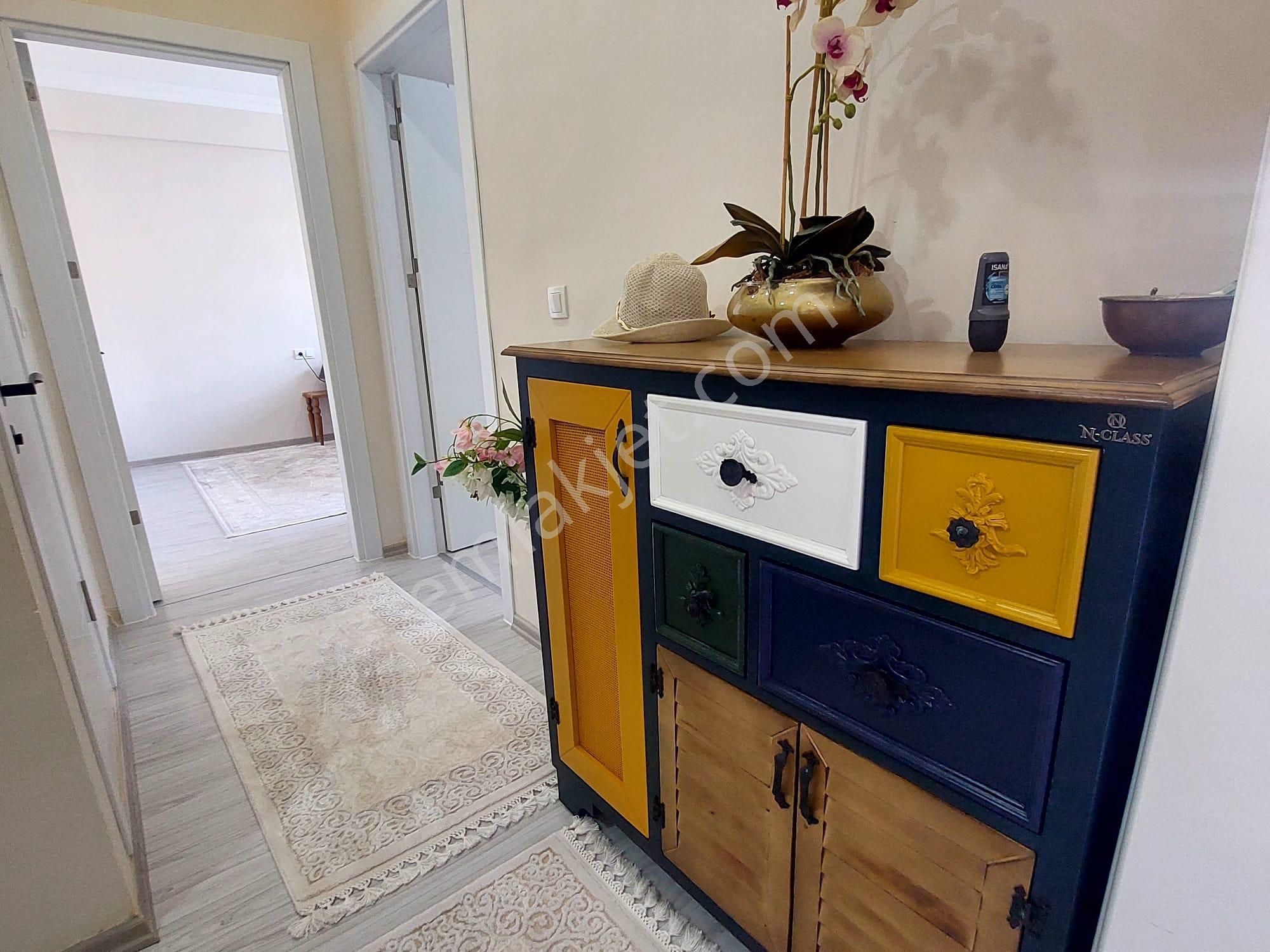 Kuşadasında Doğa İle İçiçe Ful Eşyalıve Havuzlu Sitede Geniş 2+1 Daire - Görsel 16