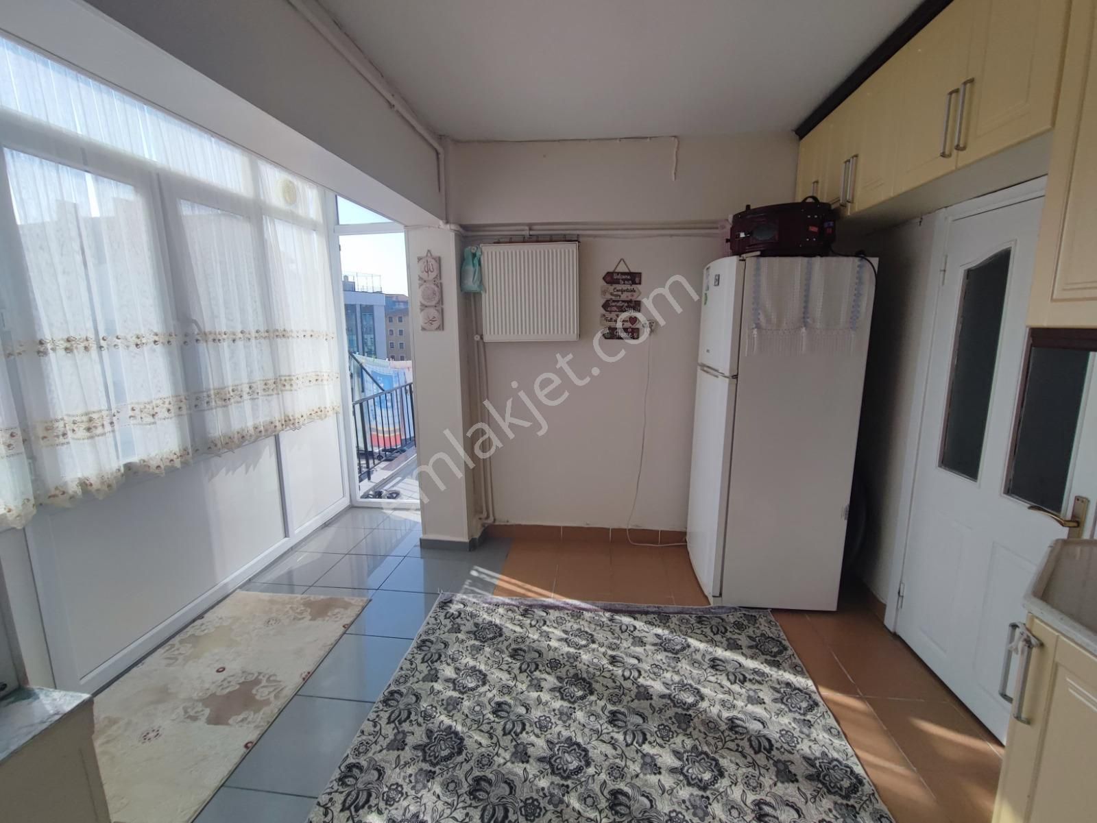 Sincan Plevnede Katta Geniş Yapılı 3+1 Trene Caddeye Yakın Konumda Daire!!!! - Görsel 5