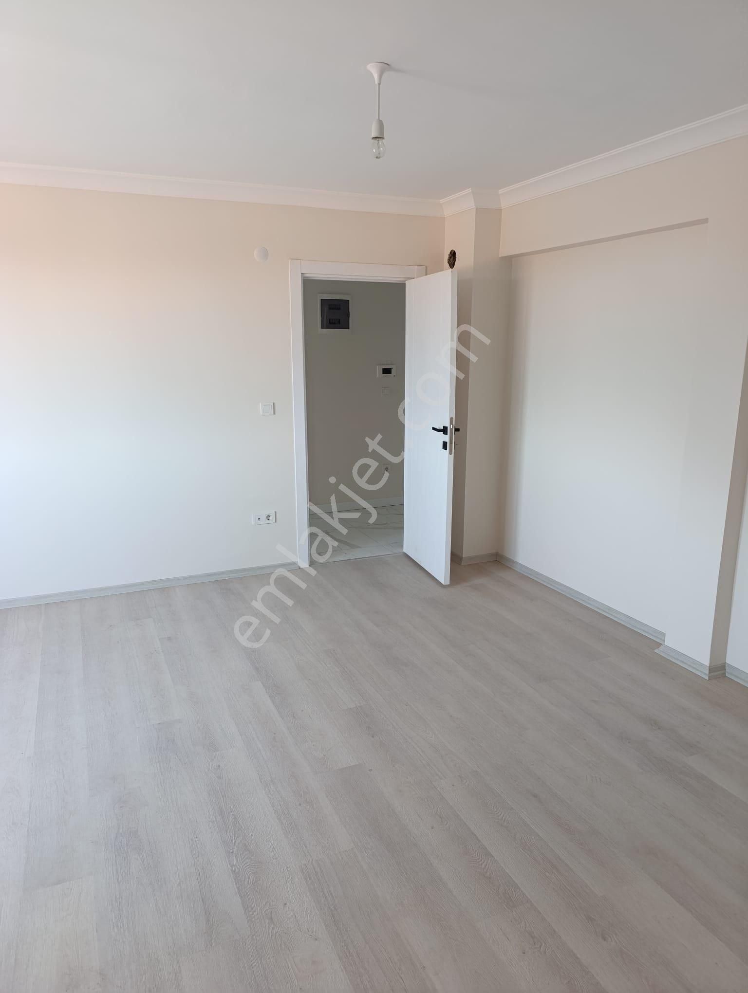 Bahcelievler Çamlık Cad.sıfır Binada 5.kat 2+1 85m2 - Görsel 5