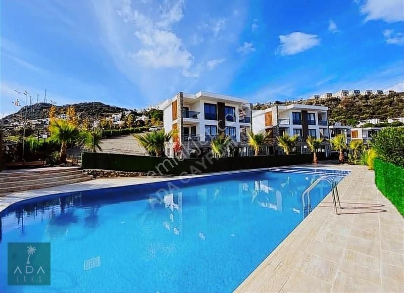 Gündoğan'da Site İçinde Kapanmaz Deniz Manzaralı Flat Daire