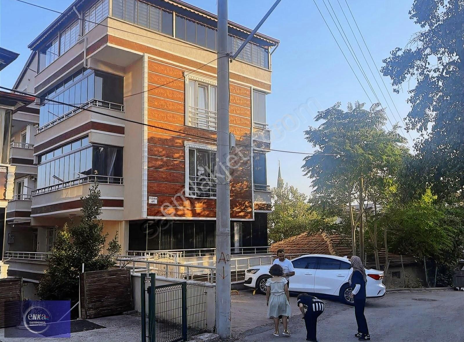 Enkadan Derince Merkezde Satılık 4+1+ Kiler Bahçe Dubleks