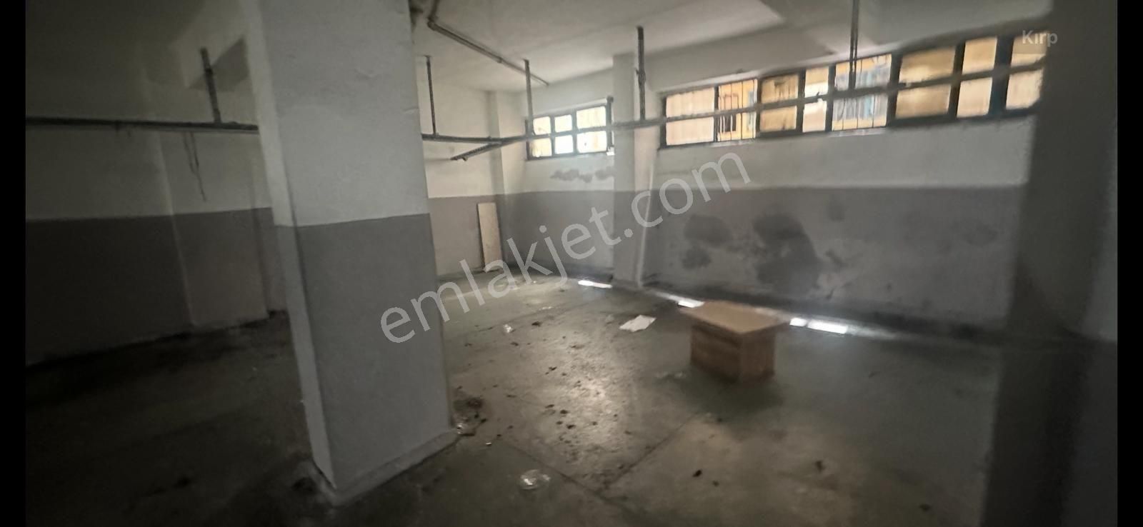 Esenler Havaalanı Mahallesinde Kiralık Dükkan 300 Metre Kare