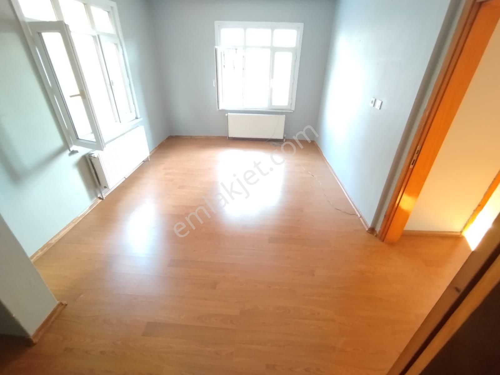 Sultançiftliği Mahallesi 2+1 100 M2 Arakat Temiz Masrafsız Kiralık Daire