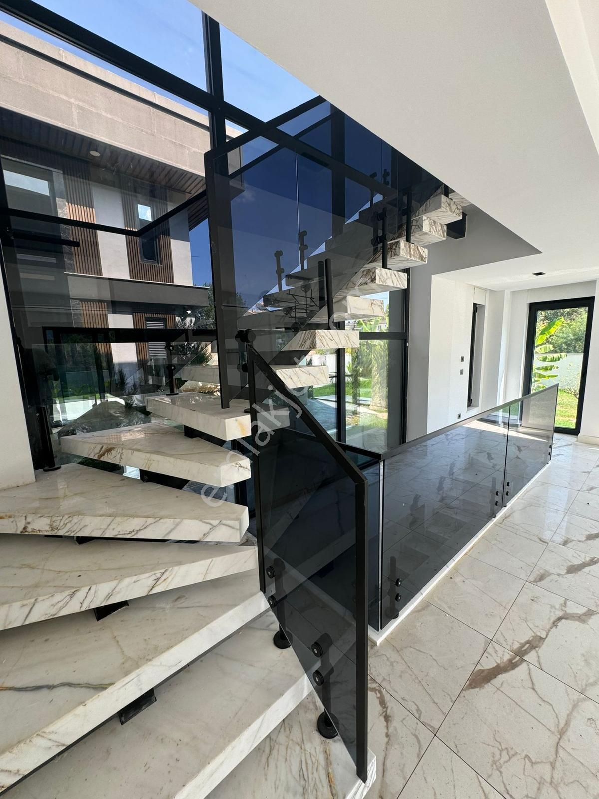 Çamyuva 'da Havuzlu Kapalı Otoparklı 4+1 Triplex Villa - Görsel 10