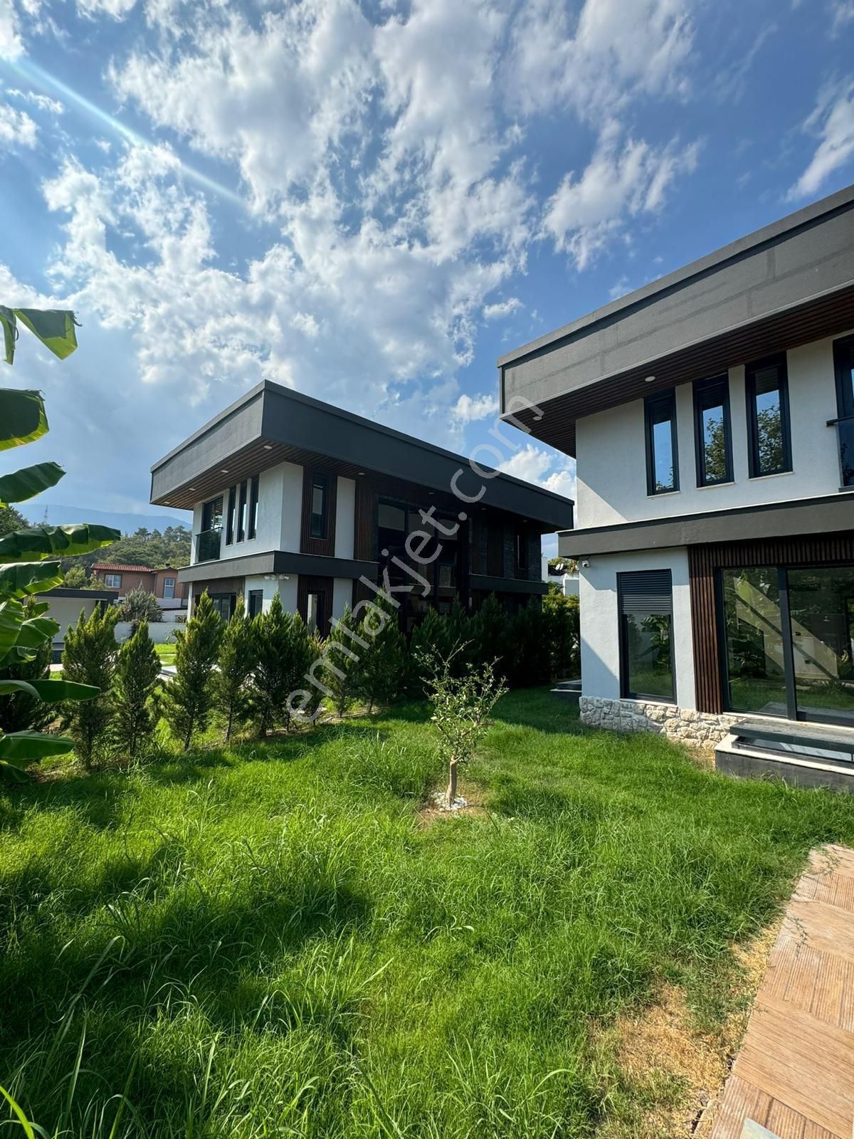 Çamyuva 'da Havuzlu Kapalı Otoparklı 4+1 Triplex Villa - Görsel 2