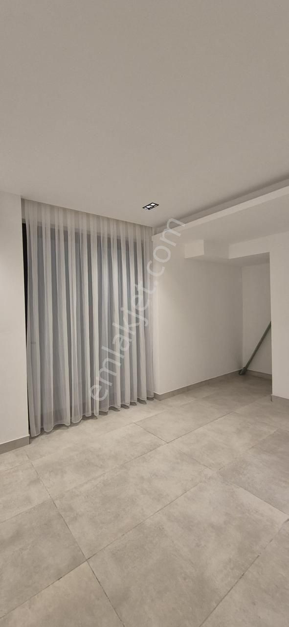 Çamyuva 'da Havuzlu Kapalı Otoparklı 4+1 Triplex Villa - Görsel 16