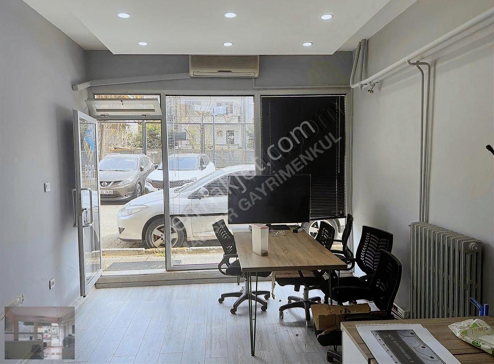 Koşuyolu Özlem Sitesinde Net 55 M2 Mutfak+wc Li Ve Geniş Cepheli