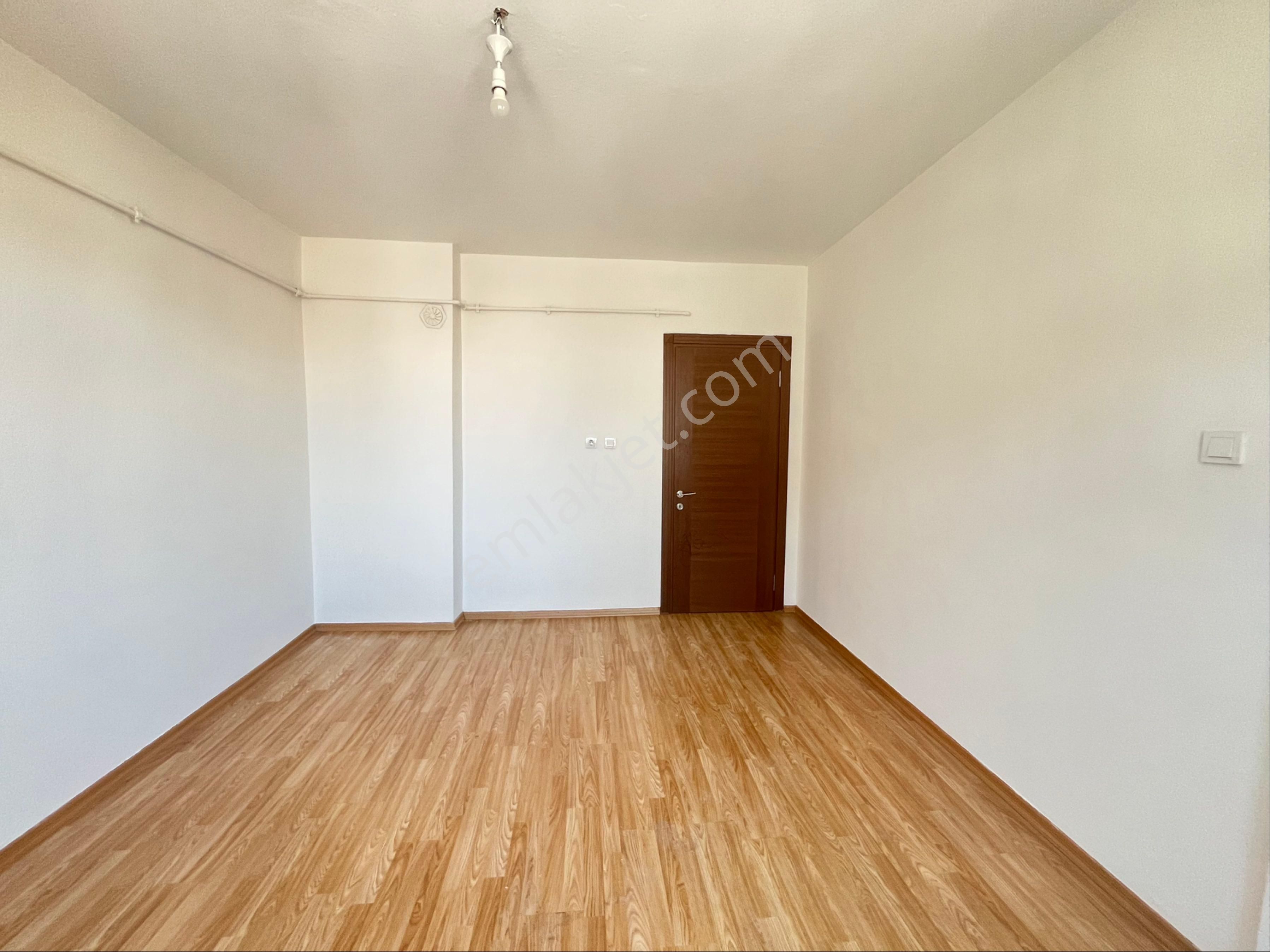 Loft 'tan Kemalpaşa Mh De 2+1 115m2 Metrobüse Yakın Kiralık Daire