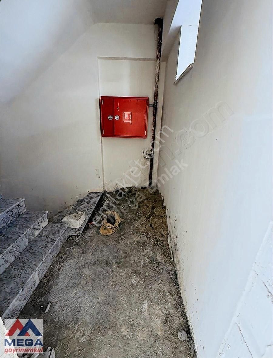 Caddebostan'da Kullanışlı,kısmi Deniz Manzaralı,balkonlu 3+1 - Görsel 8