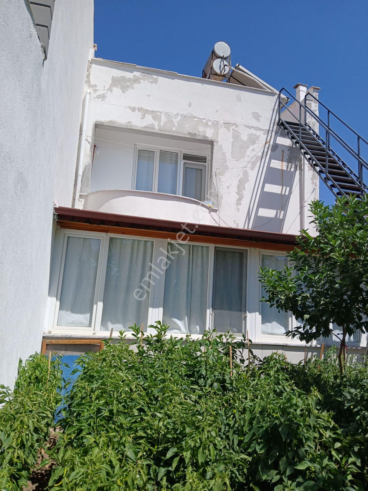İmko Havuzlu Sitede 3+ 1 Geniş Bahçe Kullanımlı Doğalgazlı Kapalı Balkonlu Trıblek Villa