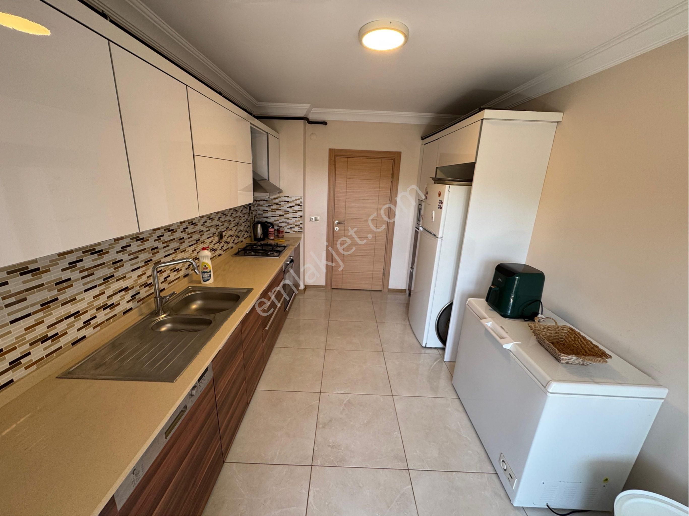 Trabzon Pelitli De Satılık Eşyalı 3+1 Daire - Görsel 19