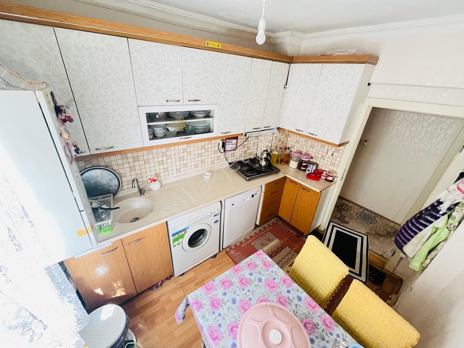 Koza Emlak'tan Akşemsettin Mahalesinde *harika Konumda* Güney-ön Cepheli 3+1 Satılık Daire