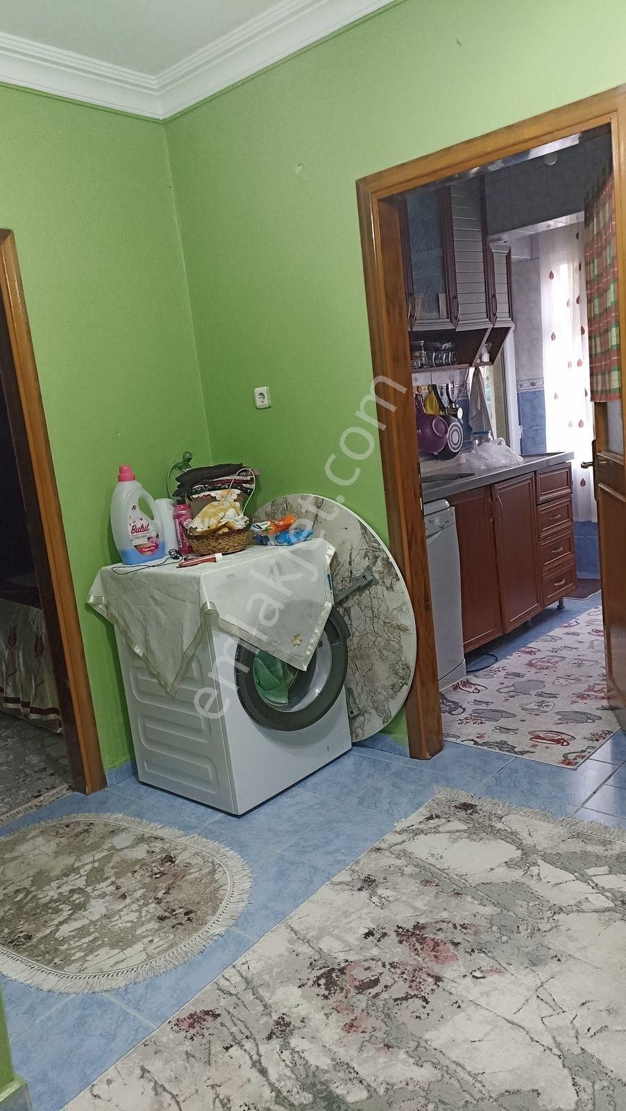 Sultangazi 50.yıl Mah. 2+1 80m2 Satılık Yüksek Giriş Daire