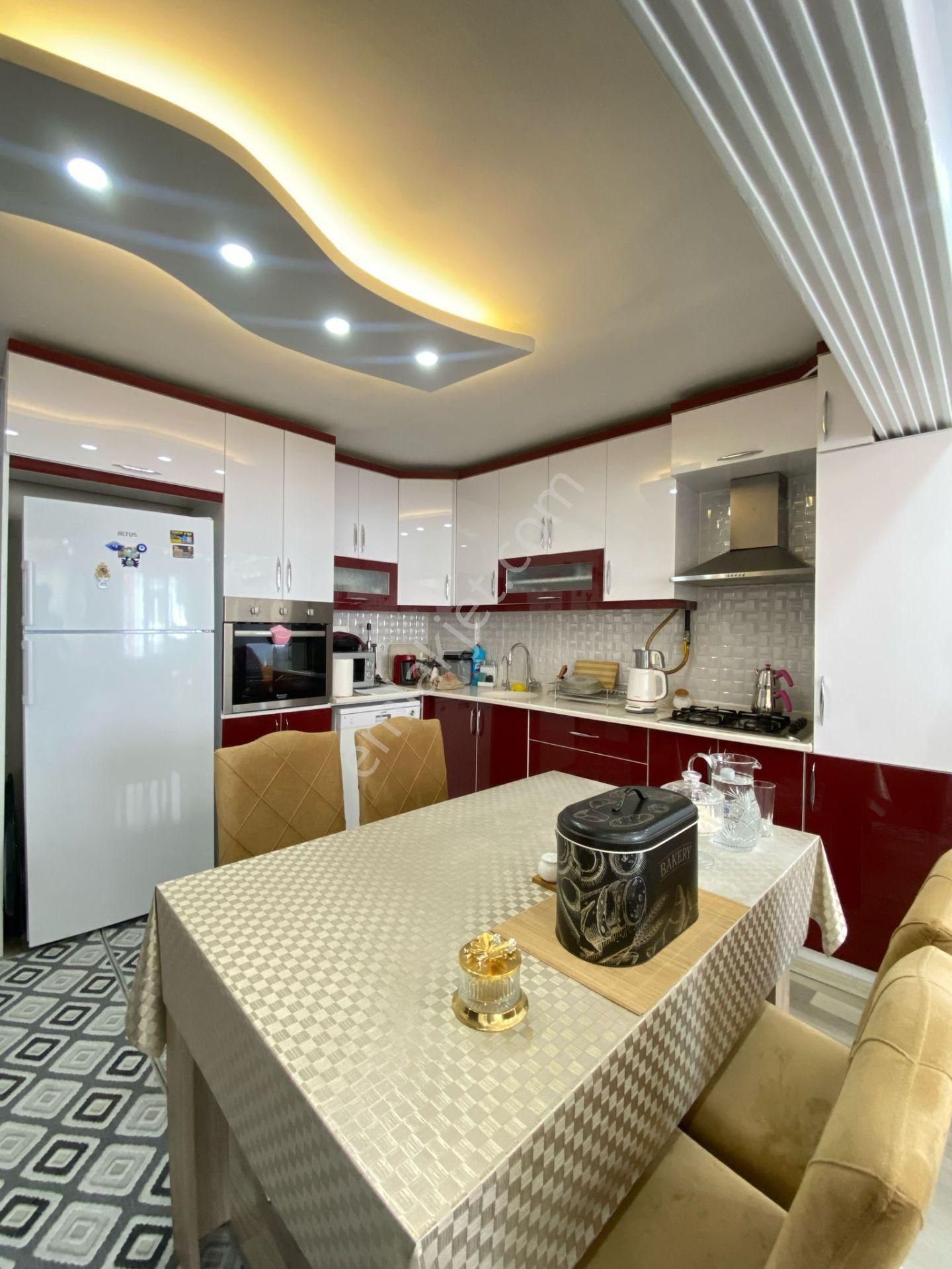 🏡 Alaybey Mahallesi 🏡 ✅2+1 100 M2 5 Katlınım 3 Katı ❇️kombi Petekli