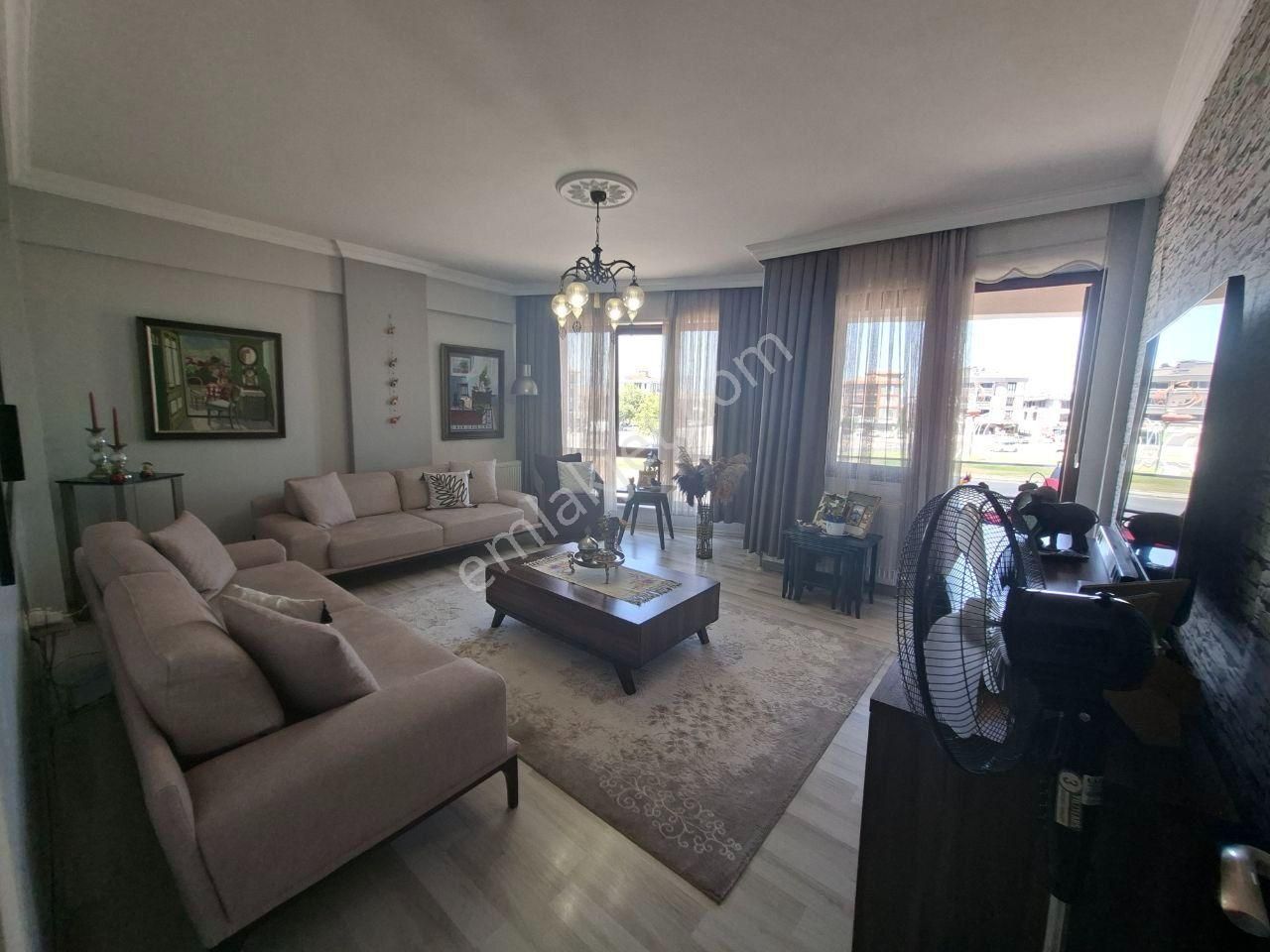 Hak Emlak'tan Koçyazı Mah.de Ana Cadde Cepheli Satılık 3+1 Daire - Görsel 3