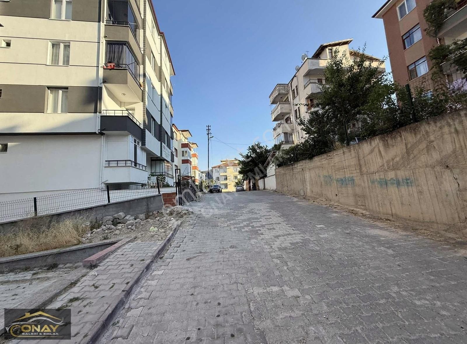 Onay Gayrimenkul' Den Kiralık 1+1 Ara Kat Daire