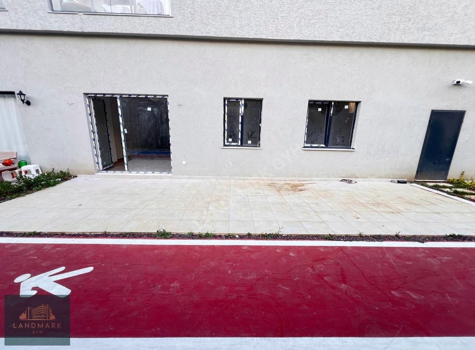 Site Yetkili Emlak Ofisinden Satılık 2+1 Bahçe Verandalı - Görsel 2