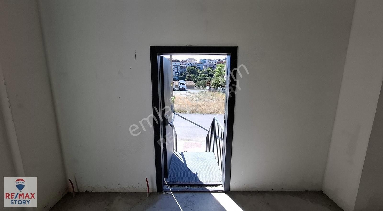 İnönü Mah. Tüvtürk Yakını 233m2 Sıfır Dükkan - Görsel 6