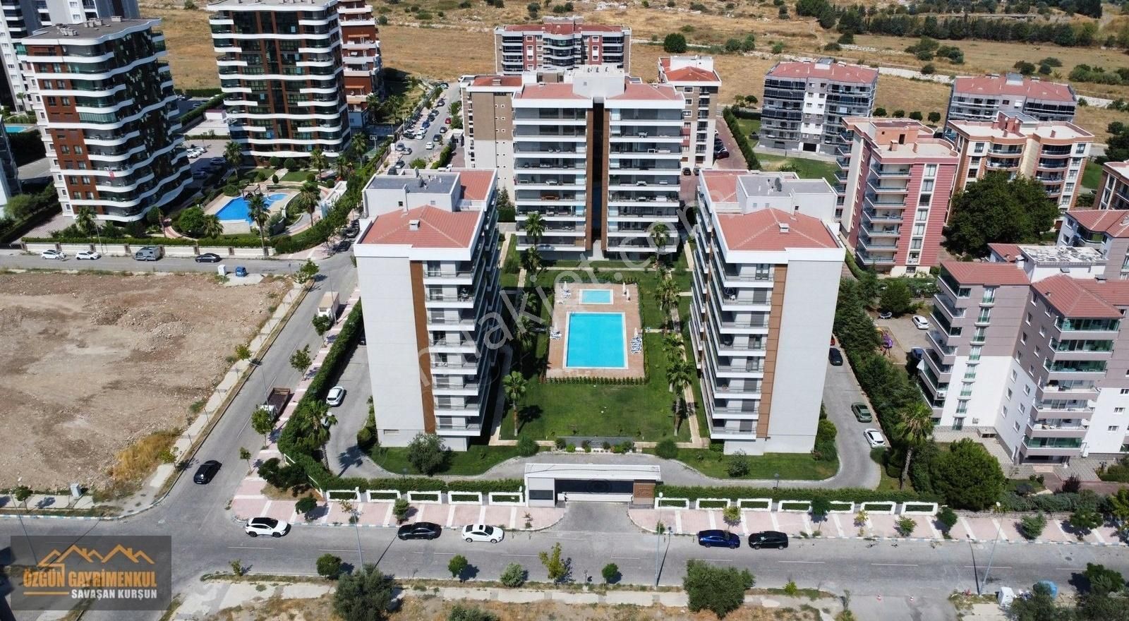 Özgün Gm'den Güzelyurtta Havuzlu Sitede Kiralık 4+1 Arakat Daire