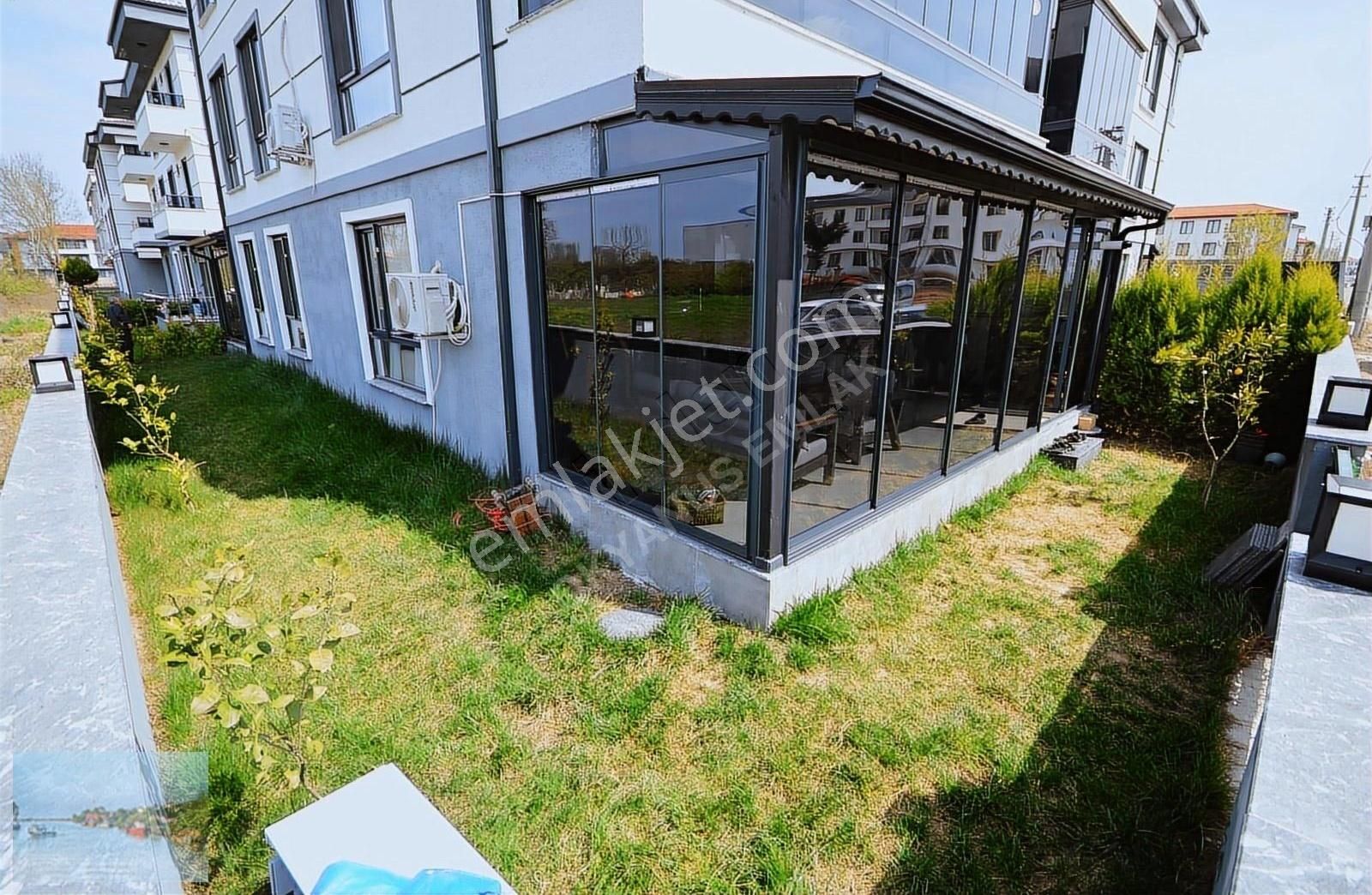 Özel Giriş Bahçeli Ayrı Mutfak Cam Balkon Ses Yalıtımlı Kombili