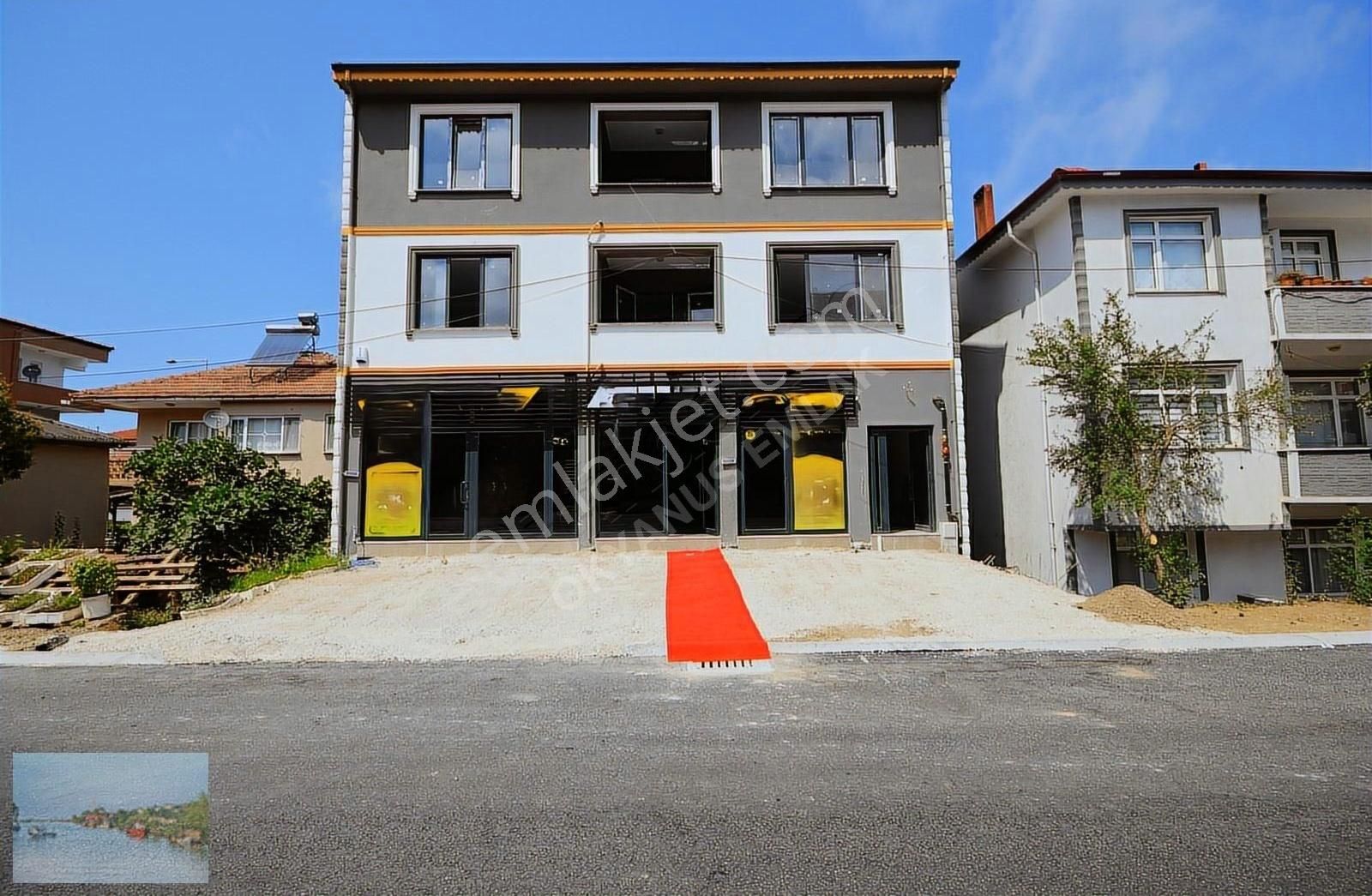 "yeni İlan" Cadde Üstü 3+1 Mutfak Ayrı Yerden Isıtma Sıfır Daire