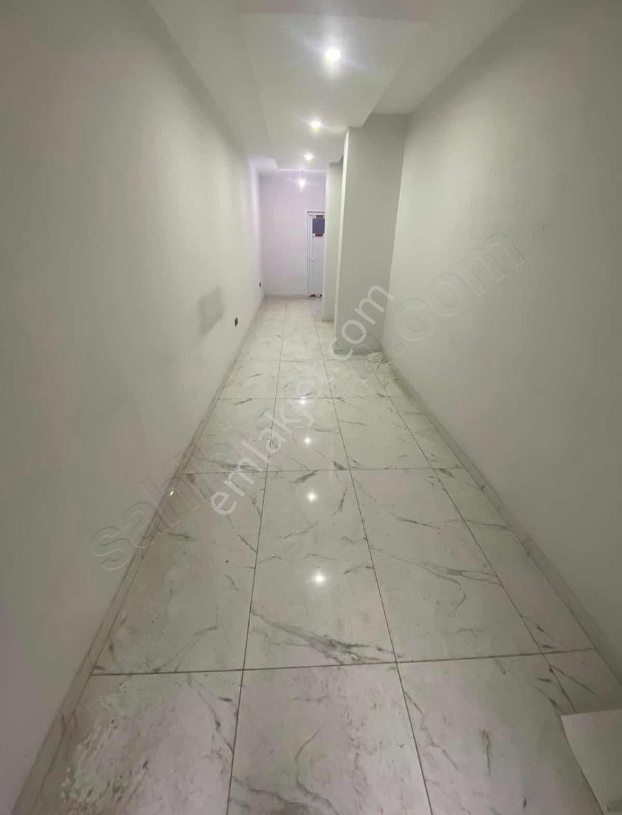 Zekiden Kiralık İşyeri Aziz Dancar Caddesinde