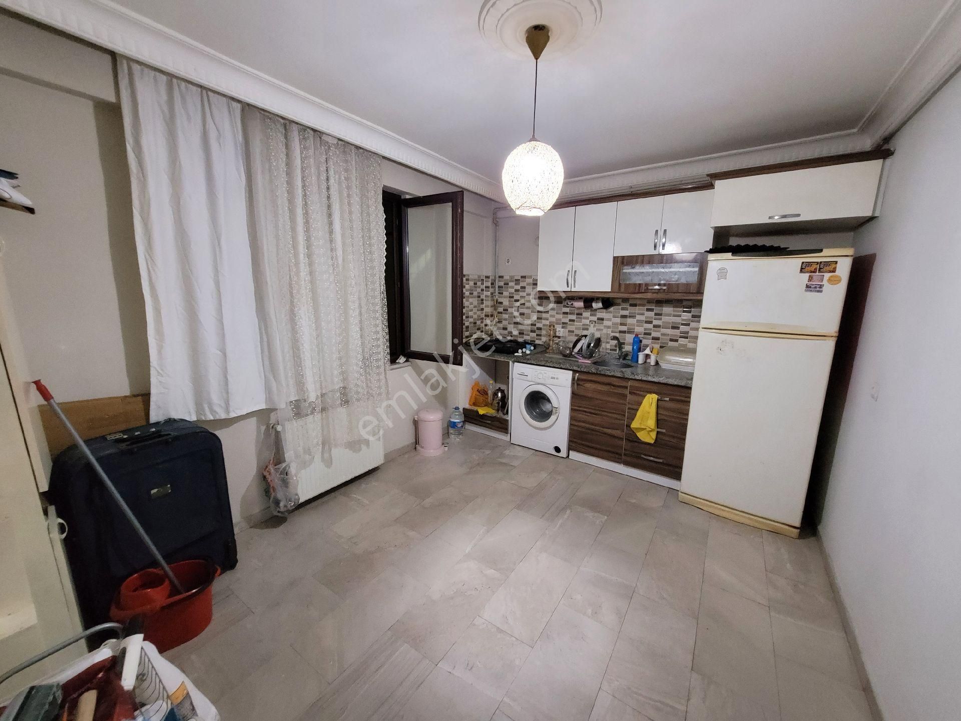 İstasyon Mahallesi Gültepe'de 70m2 Marmaray'a Yakın 1+1 Kiralık
