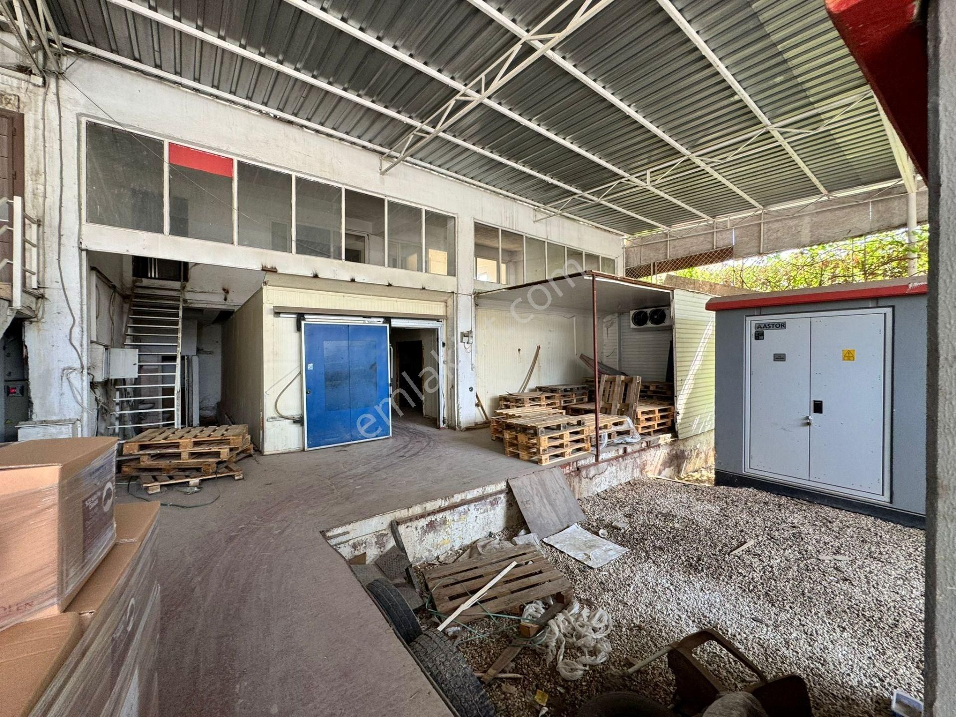 Aksu Sanayi Sitesinde 2 Katlı, Bahçeli 400 M² Satılık İşyeri - Görsel 3