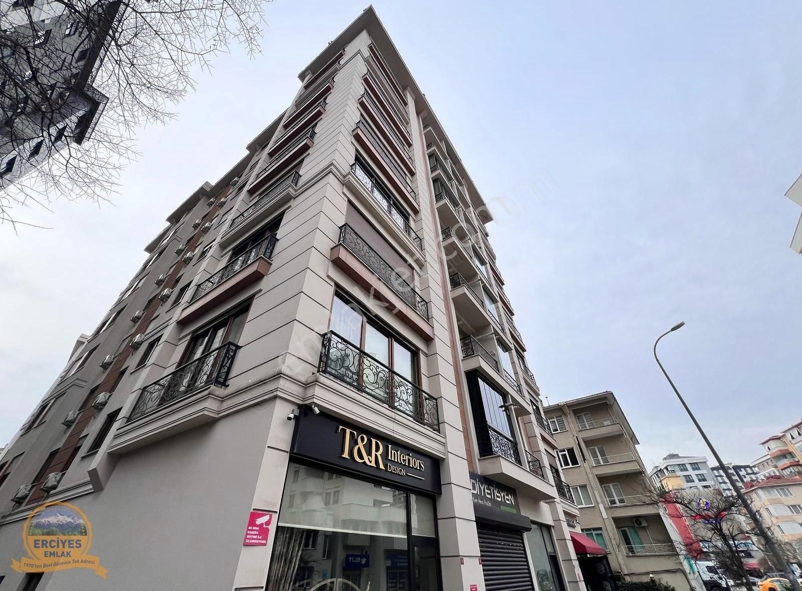 Erciyes'den Tek Yetkili Erenköy'de 40 M2 Yüksek Tavanlı Dükkan