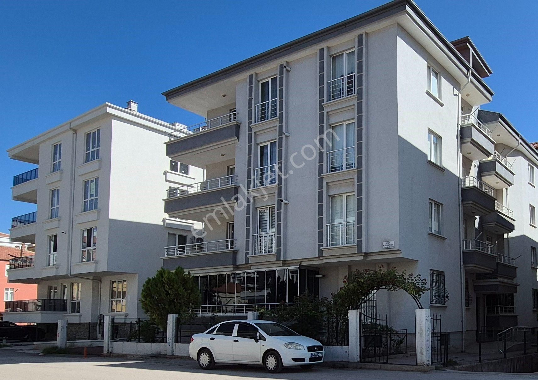 Küçük Bölcek Mahallesi’nde Merkezi Konumda Kiralık 3+1 Geniş Daire