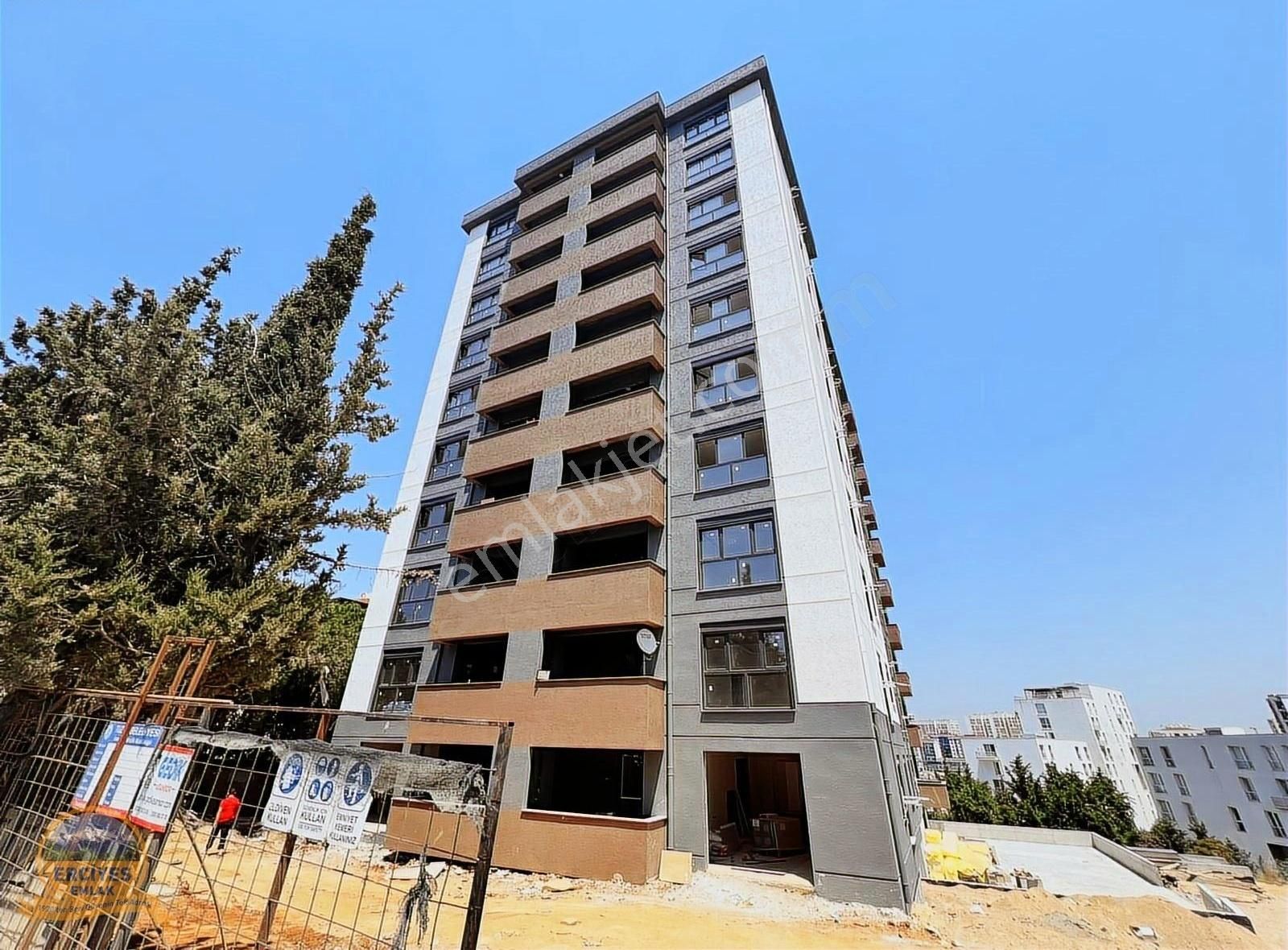 Erciyes'den Tuzla Aydınlıda Sıfır 4+1 Balkonlu Ebeveynli 190 M2