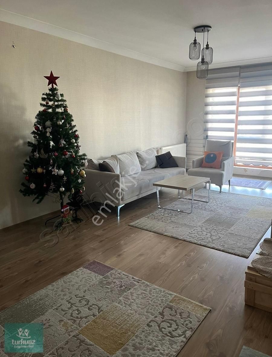 Relax Göksu Sitesinde Göl Cepheli Üst Katta 1+1