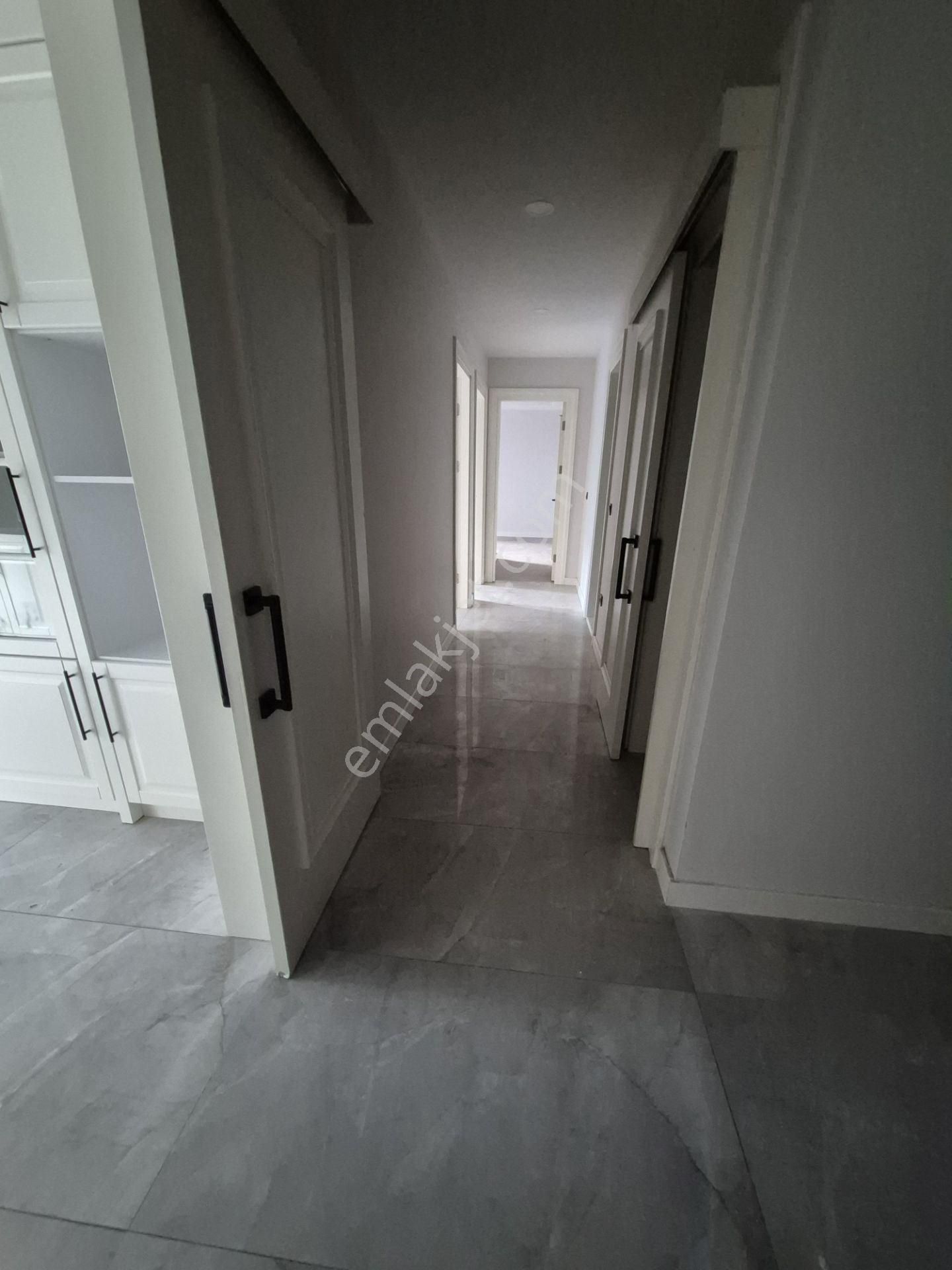 Kuşadası'nda Konforlu Yaşayabileceğiniz, Havuzlu, Rezidans Daire - Görsel 24