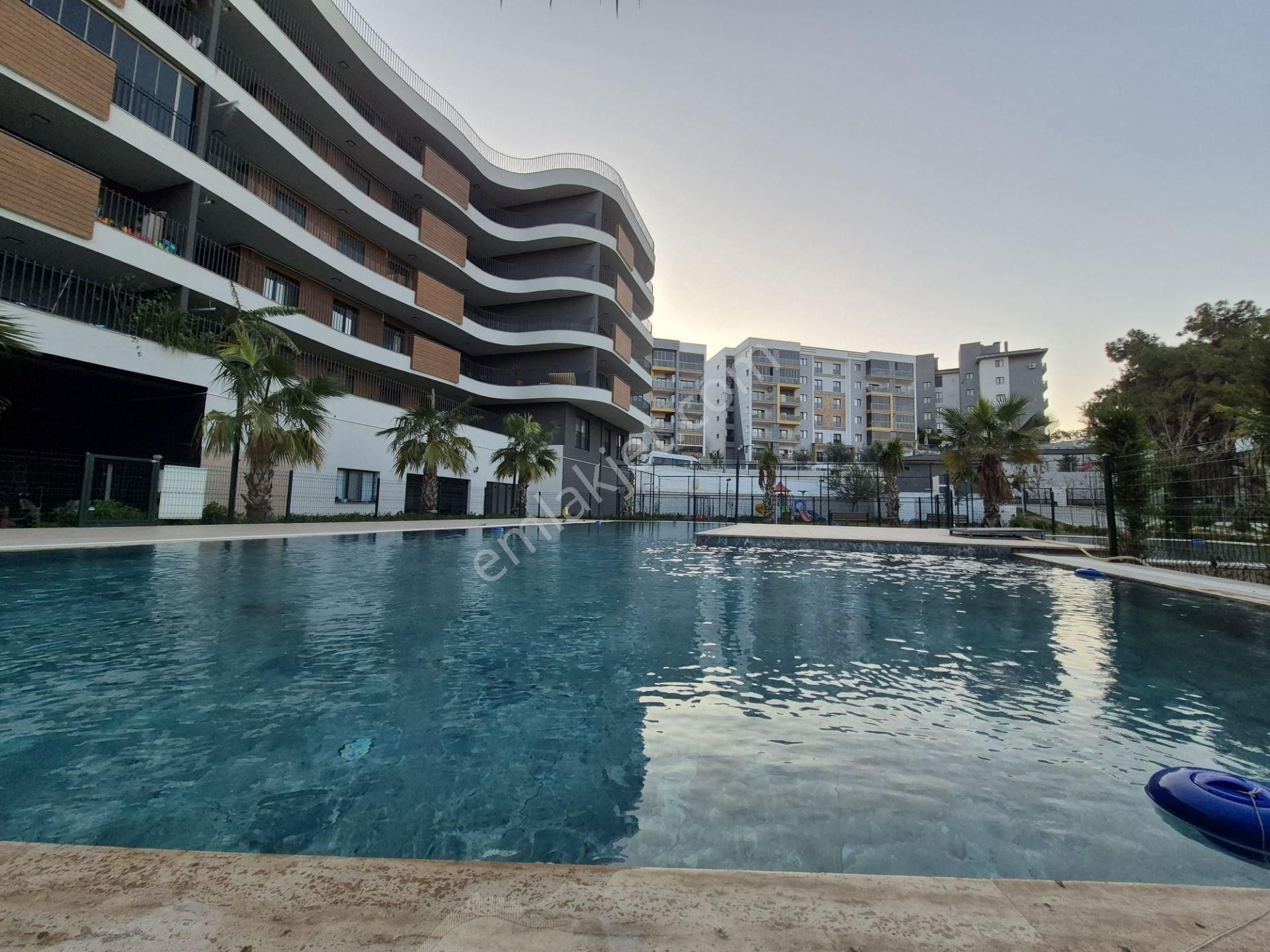 Kuşadası'nda Konforlu Yaşayabileceğiniz, Havuzlu, Rezidans Daire - Görsel 4