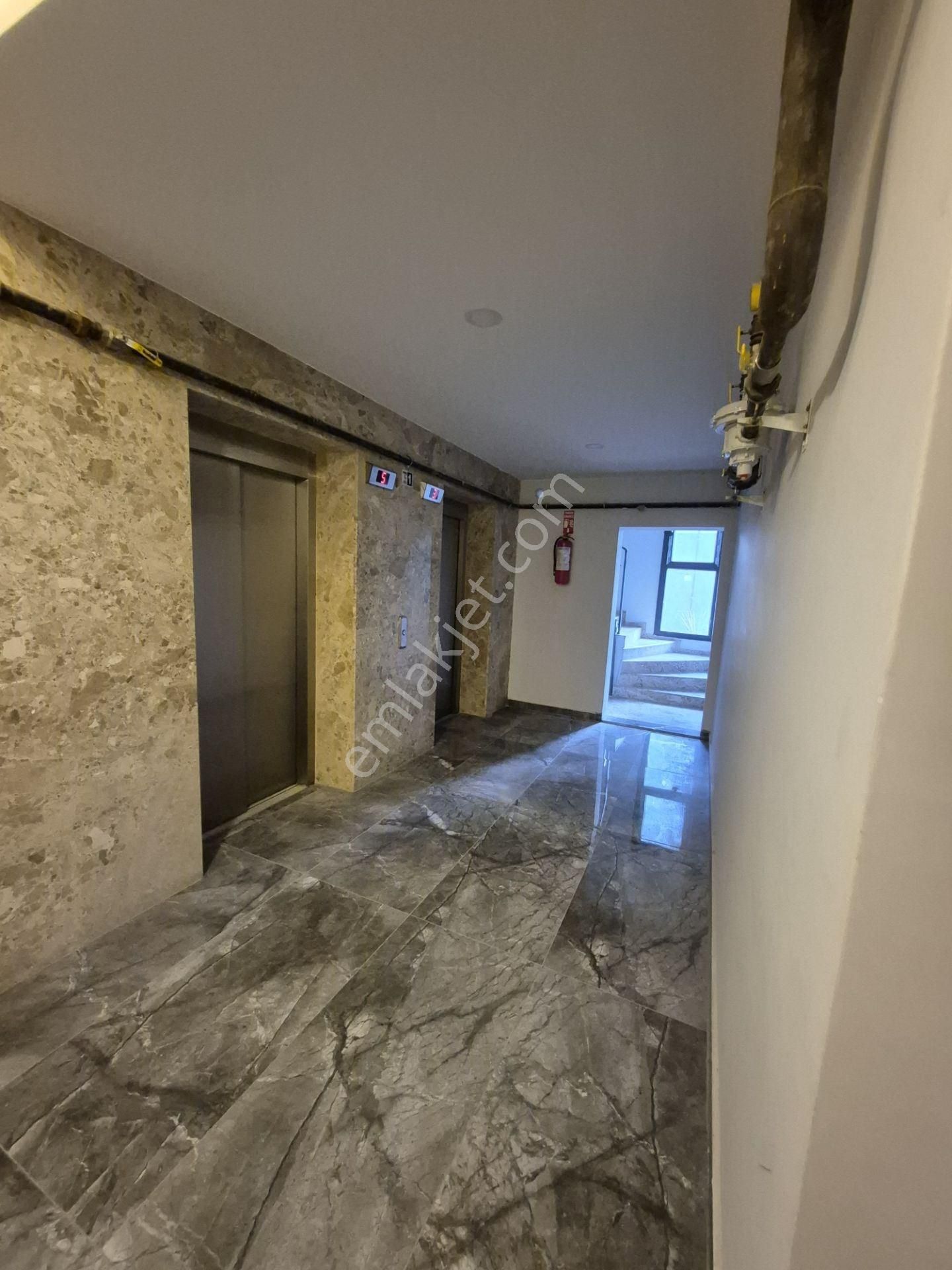 Kuşadası'nda Konforlu Yaşayabileceğiniz, Havuzlu, Rezidans Daire - Görsel 9