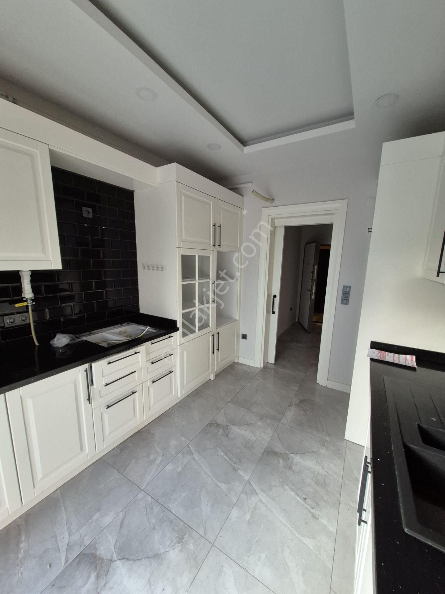 Kuşadası'nda Konforlu Yaşayabileceğiniz, Havuzlu, Rezidans Daire - Görsel 15