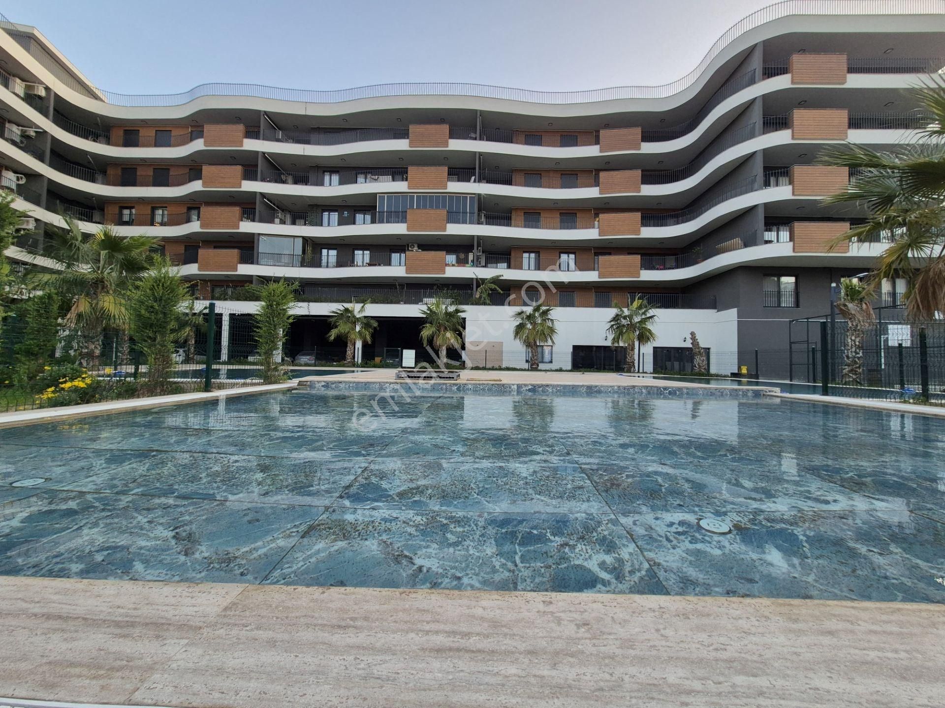 Kuşadası'nda Konforlu Yaşayabileceğiniz, Havuzlu, Rezidans Daire - Görsel 3