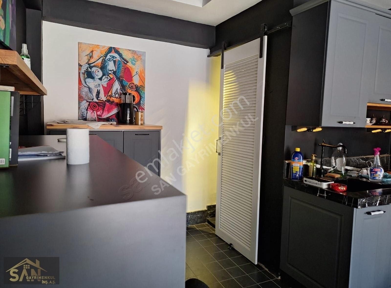 Urla Sanatsokağına Yakın Devren Kiralık Dükkan - Görsel 3