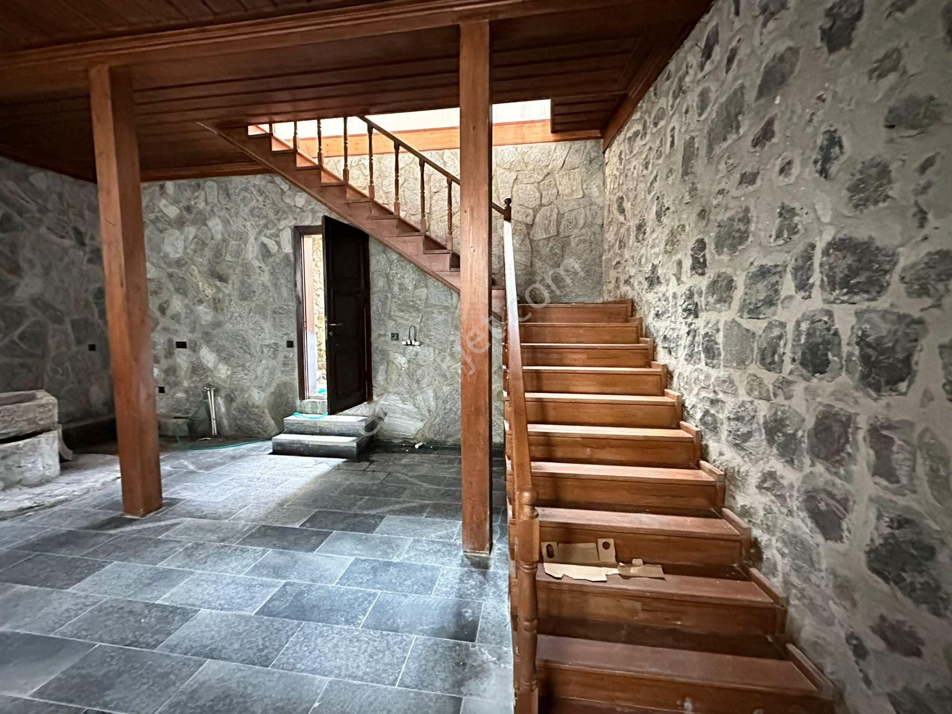 Trabzon Ortahisar Pazarkapı Satılık Tarihi Bina - Görsel 11