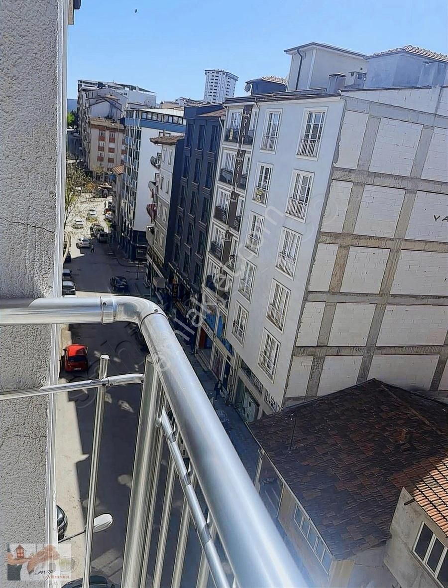 Bilecik Merkez De Eşyalı Kiralık 1+1 Daire