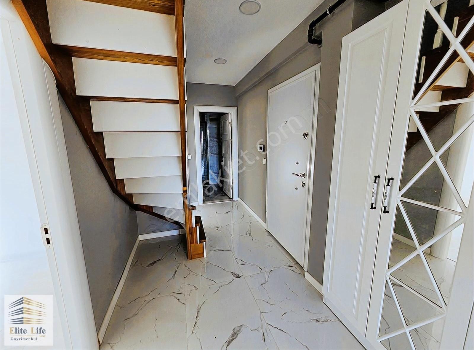 Çekmeköy Merkez Mahallesinde 4+2 Dubleks 220 M2 Daire - Görsel 17