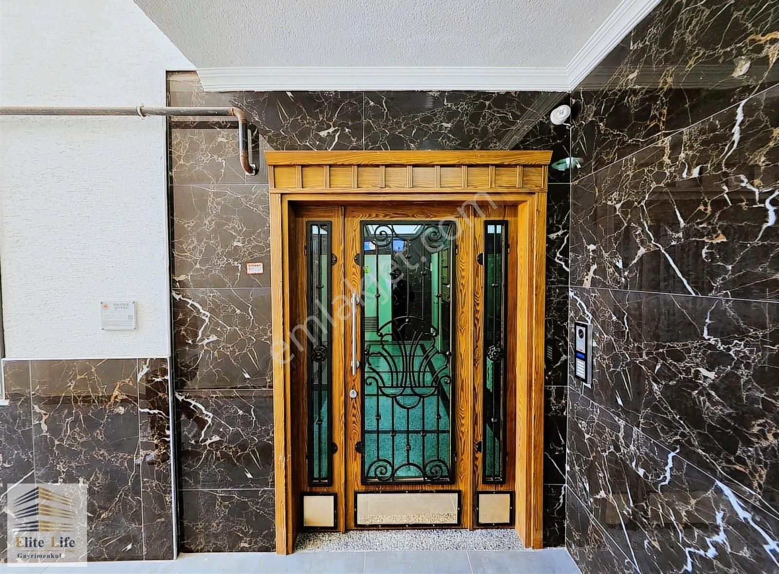 Çekmeköy Merkez Mahallesinde 4+2 Dubleks 220 M2 Daire - Görsel 11