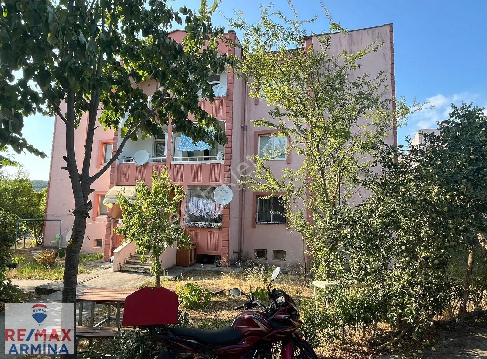 Merkezi Konumda İçi Modern Yapılı Daire