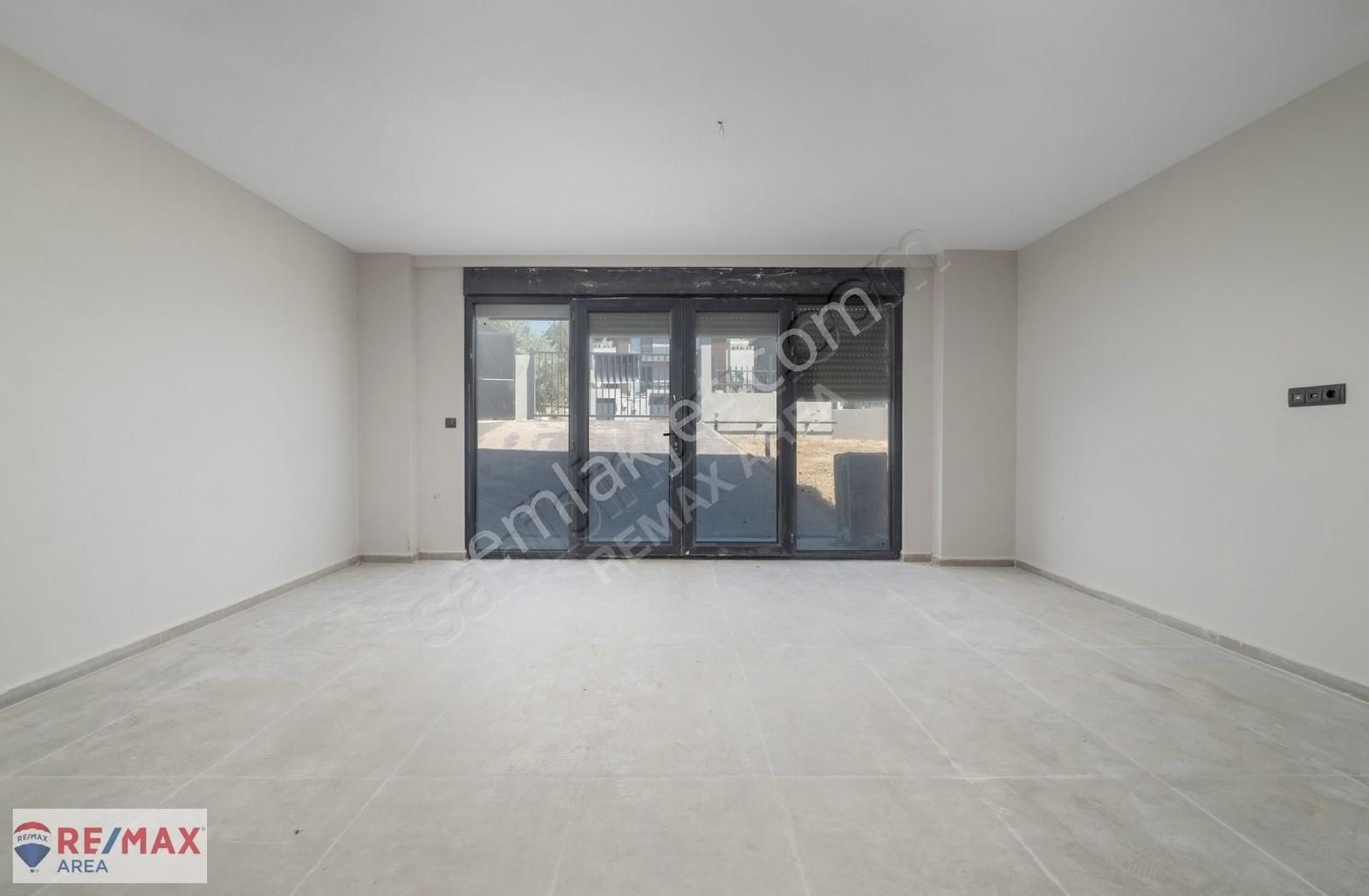 Remax Area Dan Gümüştepe De Satılık 5+2 Geniş Bahçeli Villa - Görsel 3