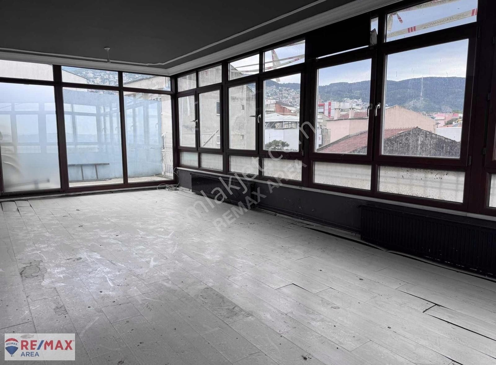 Remax Area Dan Abdal Simit Fırını Yanı Çarşıda Satılık 2+1 Daire - Görsel 3