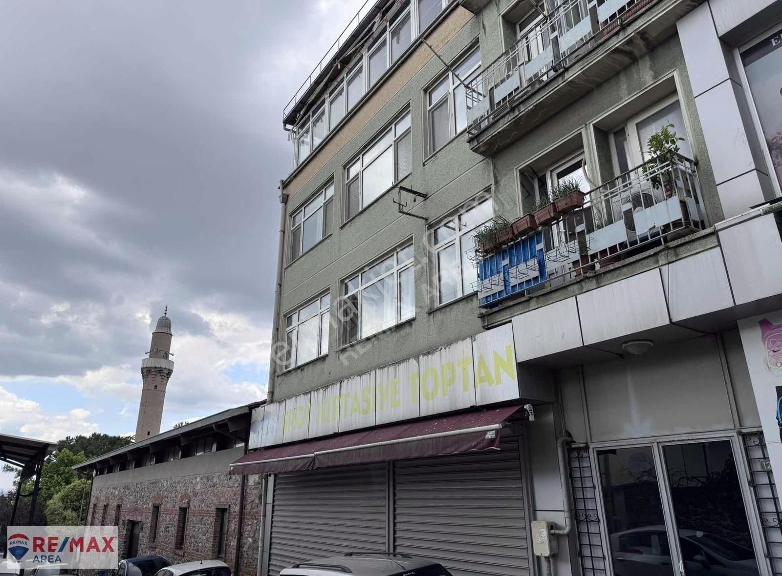 Remax Area Dan Abdal Simit Fırını Yanı Çarşıda Satılık 2+1 Daire