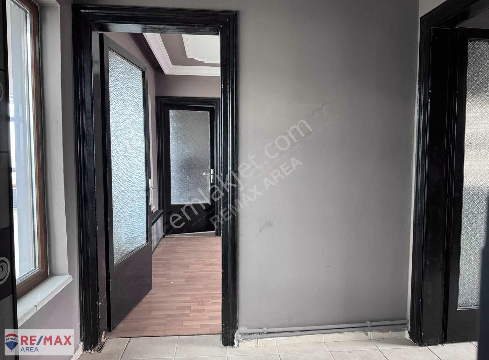 Remax Area Dan Abdal Simit Fırını Yanı Çarşıda Satılık 2+1 Daire - Görsel 5