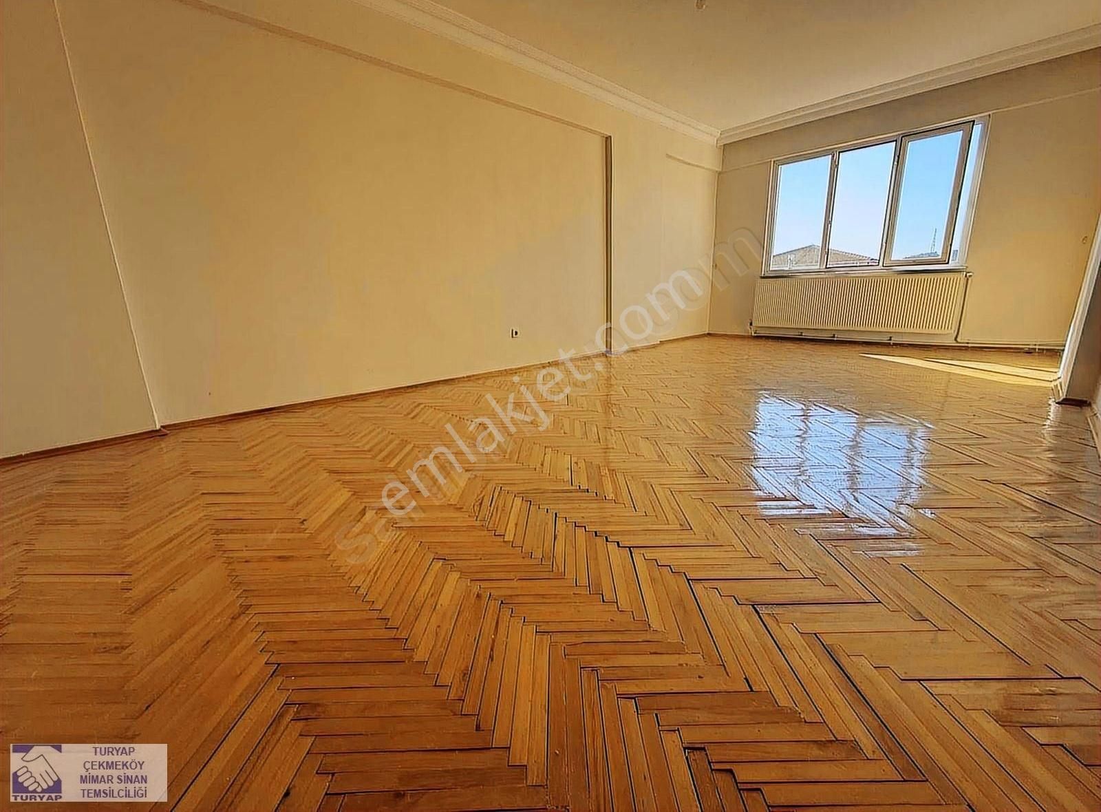 Çekmeköy'de Site İçerisinde Geniş Ve Kullanışlı 3+1 Daire